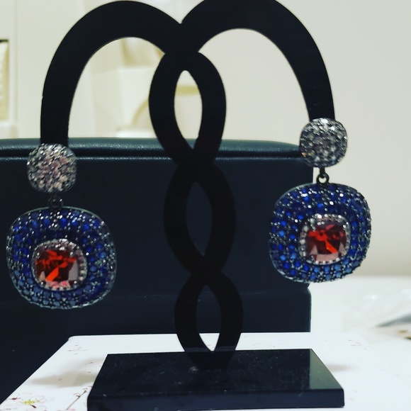 Earings - Picture 3 of 3